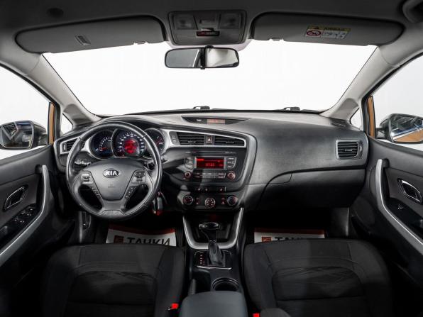 Kia Ceed II Рестайлинг с пробегом 2017 года, цена 1 349 000 рублей, 92050 км, хэтчбек, Автокод Объявления