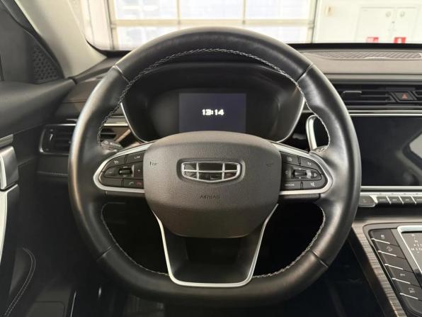 Geely Atlas Pro с пробегом 2023 года, цена 1 950 000 рублей, 66997 км, внедорожник, Автокод Объявления