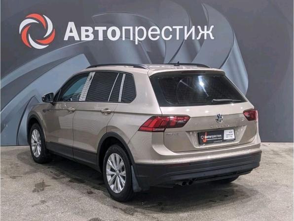 Volkswagen Tiguan II с пробегом 2019 года, цена 1 940 000 рублей, 209000 км, внедорожник, Автокод Объявления