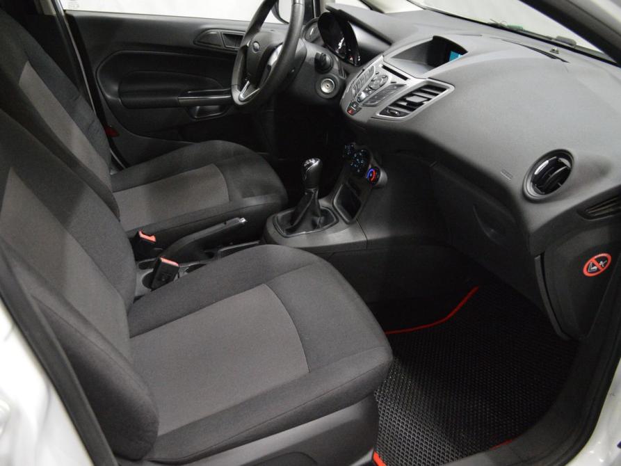 Ford Fiesta Mk6 Рестайлинг Санкт-Петербург  - изображение 12