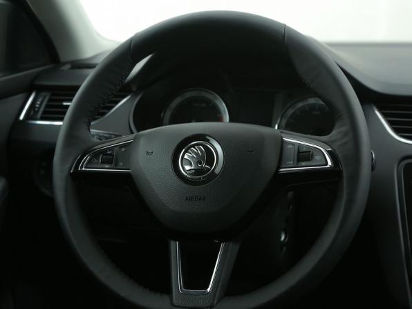 Skoda Octavia III (A7) Рестайлинг с пробегом 2019 года, цена 1 515 000 рублей, 213500 км, лифтбек, Автокод Объявления