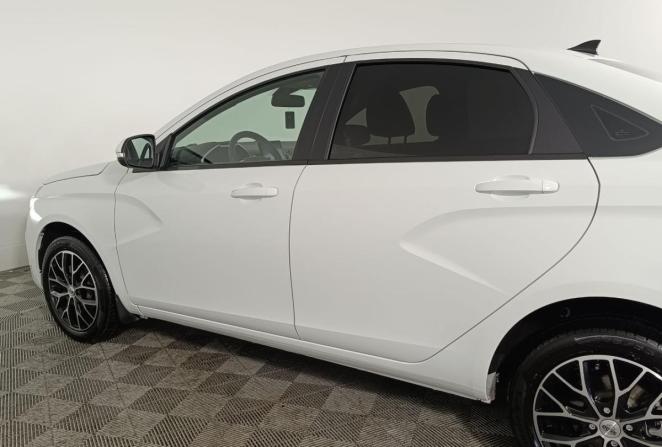 Lada (ВАЗ) Vesta I Рестайлинг (NG) с пробегом 2024 года, цена 1 370 000 рублей, 5842 км, седан, Автокод Объявления