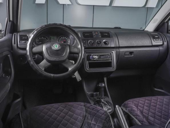 Skoda Fabia II Рестайлинг с пробегом 2011 года, цена 699 000 рублей, 286351 км, хэтчбек, Автокод Объявления