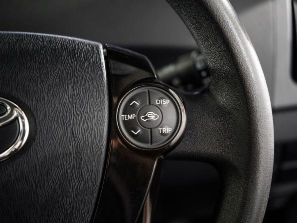 Toyota Prius III Рестайлинг (XW30) с пробегом 2014 года, цена 1 250 500 рублей, 180900 км, лифтбек, Автокод Объявления