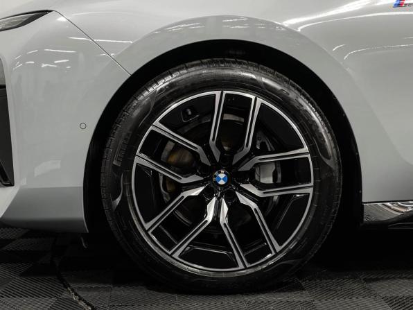 BMW 7 серии VII (G70) с пробегом 2025 года, цена 14 697 777 рублей, 12547 км, седан, Автокод Объявления