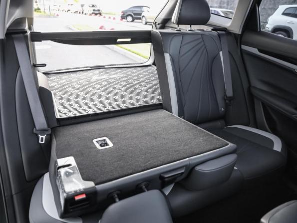 Geely Atlas II с пробегом 2024 года, цена 2 989 000 рублей, 24081 км, внедорожник, Автокод Объявления