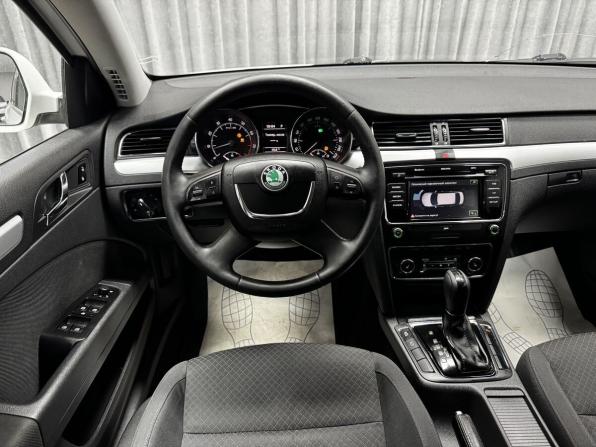 Skoda Superb II с пробегом 2012 года, цена 1 030 000 рублей, 280800 км, лифтбек, Автокод Объявления
