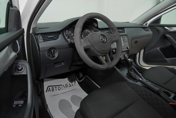 Skoda Octavia III (A7) Рестайлинг с пробегом 2017 года, цена 1 449 000 рублей, 113000 км, лифтбек, Автокод Объявления