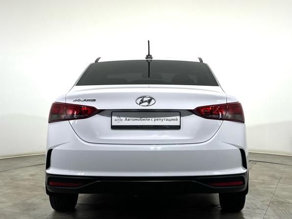 Hyundai Solaris II Рестайлинг с пробегом 2021 года, цена 1 600 000 рублей, 94058 км, седан, Автокод Объявления