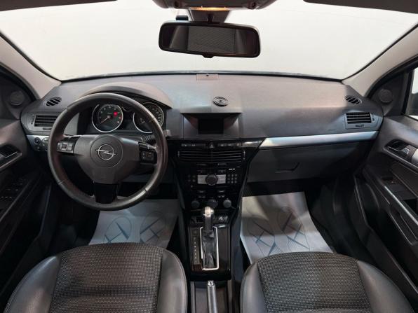 Opel Astra H Рестайлинг с пробегом 2010 года, цена 599 000 рублей, 207057 км, седан, Автокод Объявления