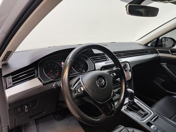 Volkswagen Passat B8 с пробегом 2015 года, цена 1 800 000 рублей, 134010 км, седан, Автокод Объявления