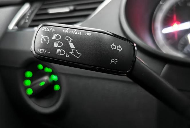 Skoda Octavia III (A7) Рестайлинг с пробегом 2018 года, цена 2 245 000 рублей, 83123 км, лифтбек, Автокод Объявления