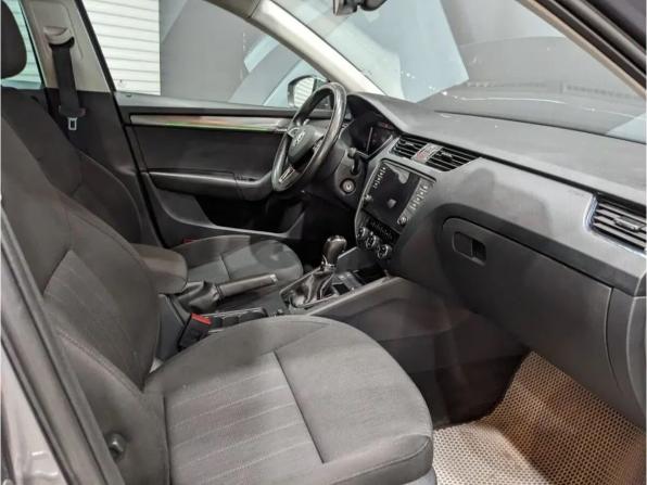 Skoda Octavia III (A7) Рестайлинг с пробегом 2019 года, цена 1 695 000 рублей, 207137 км, лифтбек, Автокод Объявления