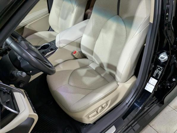 Toyota Camry VIII (XV70) Рестайлинг с пробегом 2021 года, цена 3 200 000 рублей, 80346 км, седан, Автокод Объявления