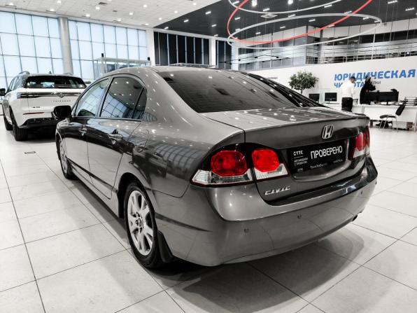 Honda Civic VIII Рестайлинг с пробегом 2009 года, цена 890 000 рублей, 210000 км, седан, Автокод Объявления