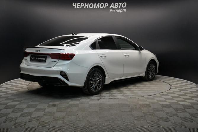 Kia Cerato IV Рестайлинг с пробегом 2022 года, цена 2 477 000 рублей, 77000 км, седан, Автокод Объявления