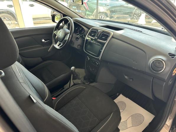 Renault Sandero II Рестайлинг с пробегом 2019 года, цена 1 090 000 рублей, 135000 км, хэтчбек, Автокод Объявления