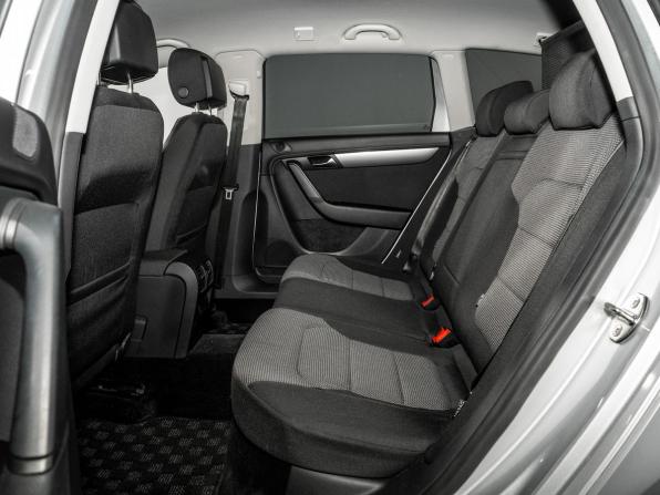 Volkswagen Passat B7 с пробегом 2011 года, цена 1 225 000 рублей, 45900 км, универсал, Автокод Объявления