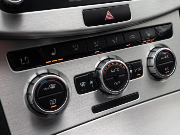 Volkswagen Passat B7 с пробегом 2012 года, цена 1 180 000 рублей, 271812 км, седан, Автокод Объявления