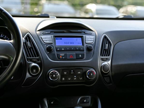 Hyundai ix35 I Рестайлинг с пробегом 2014 года, цена 1 100 000 рублей, 135450 км, внедорожник, Автокод Объявления