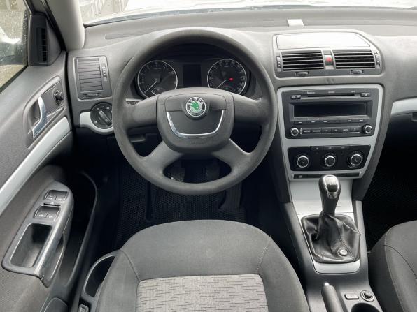 Skoda Octavia II (A5) Рестайлинг с пробегом 2011 года, цена 593 000 рублей, 251000 км, лифтбек, Автокод Объявления
