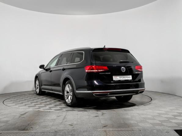 Volkswagen Passat B8 с пробегом 2017 года, цена 2 290 000 рублей, 172000 км, универсал, Автокод Объявления