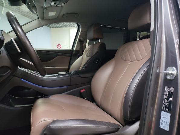 Hyundai Santa Fe IV Рестайлинг с пробегом 2021 года, цена 4 299 000 рублей, 37031 км, внедорожник, Автокод Объявления
