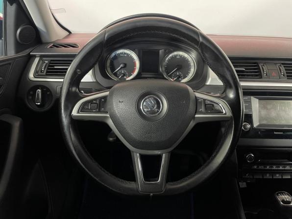 Skoda Rapid I с пробегом 2016 года, цена 989 000 рублей, 181550 км, лифтбек, Автокод Объявления