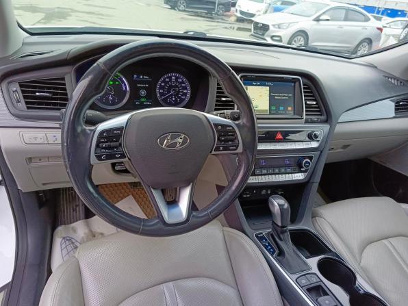 Hyundai Sonata VII (LF) Рестайлинг с пробегом 2018 года, цена 1 900 000 рублей, 67900 км, седан, Автокод Объявления