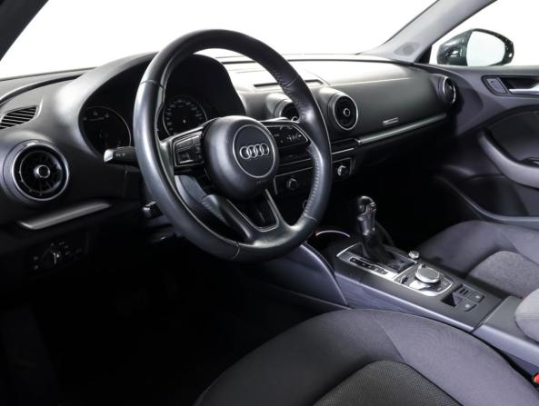 Audi A3 III (8V) Рестайлинг с пробегом 2019 года, цена 1 590 000 рублей, 169254 км, седан, Автокод Объявления