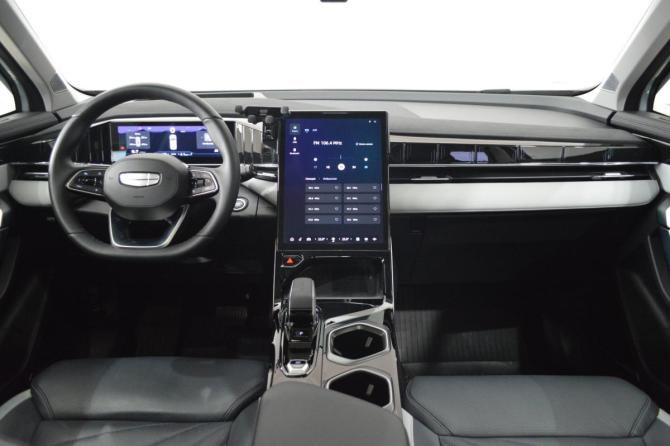 Geely Atlas II с пробегом 2024 года, цена 3 050 000 рублей, 11000 км, внедорожник, Автокод Объявления