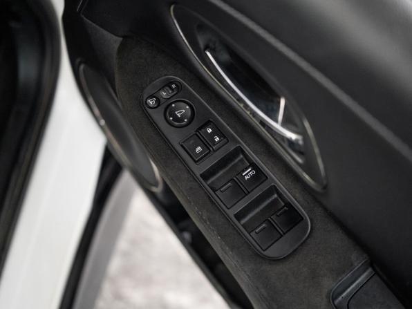 Honda Vezel I с пробегом 2016 года, цена 1 550 000 рублей, 151483 км, внедорожник, Автокод Объявления