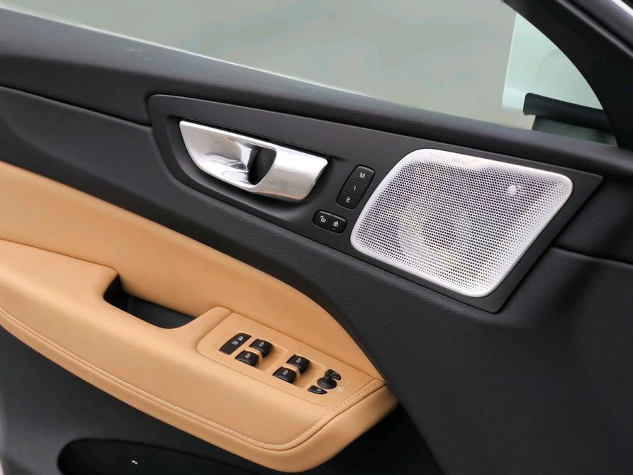 Volvo XC60 II Рестайлинг Санкт-Петербург  - изображение 16