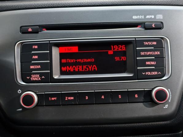 Kia Rio III Рестайлинг с пробегом 2015 года, цена 1 095 000 рублей, 100027 км, седан, Автокод Объявления