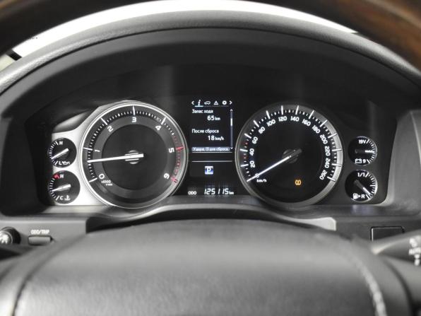 Toyota Land Cruiser 200 Series Рестайлинг 2 с пробегом 2018 года, цена 6 620 900 рублей, 125115 км, внедорожник, Автокод Объявления