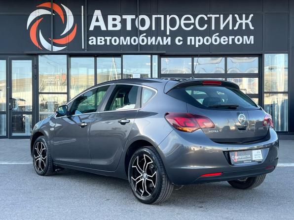 Opel Astra J с пробегом 2011 года, цена 799 000 рублей, 230228 км, хэтчбек, Автокод Объявления