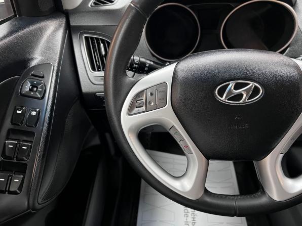 Hyundai ix35 I с пробегом 2011 года, цена 990 000 рублей, 306403 км, внедорожник, Автокод Объявления