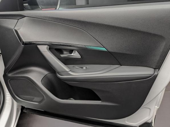 Peugeot 2008 II с пробегом 2022 года, цена 1 815 000 рублей, 102663 км, внедорожник, Автокод Объявления