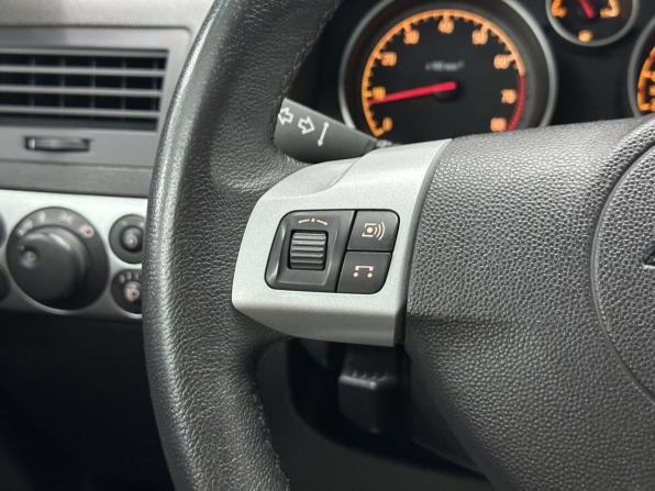 Opel Astra H Рестайлинг с пробегом 2013 года, цена 829 000 рублей, 96751 км, хэтчбек, Автокод Объявления