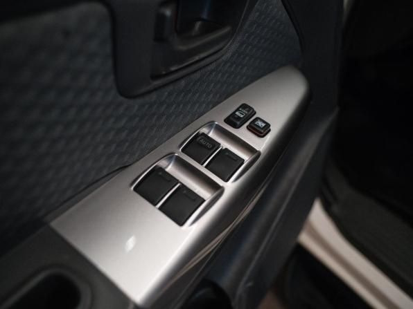 Toyota Hilux VII Рестайлинг с пробегом 2012 года, цена 1 915 000 рублей, 294283 км, пикап, Автокод Объявления