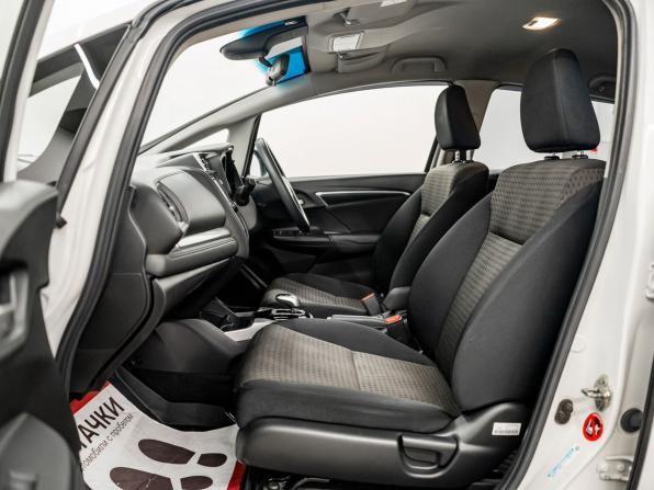 Honda Fit III Рестайлинг с пробегом 2018 года, цена 1 125 000 рублей, 182760 км, хэтчбек, Автокод Объявления