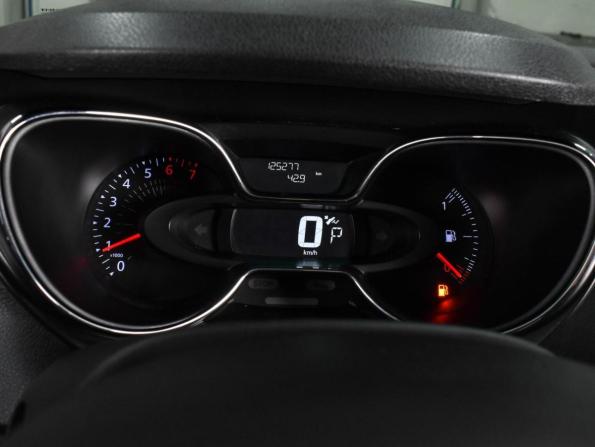 Renault Kaptur I с пробегом 2017 года, цена 1 244 000 рублей, 125277 км, внедорожник, Автокод Объявления