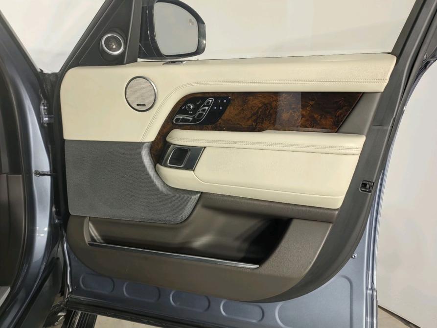 Land Rover Range Rover IV Рестайлинг Санкт-Петербург  - изображение 21