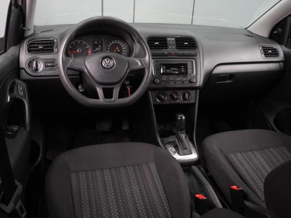 Volkswagen Polo V Рестайлинг с пробегом 2018 года, цена 1 149 000 рублей, 132552 км, седан, Автокод Объявления