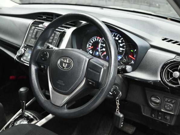 Toyota Corolla XI (E160 E170) Рестайлинг 2 с пробегом 2017 года, цена 1 355 000 рублей, 162779 км, универсал, Автокод Объявления
