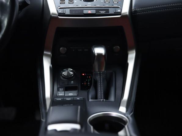 Lexus NX I Рестайлинг с пробегом 2019 года, цена 4 190 000 рублей, 75813 км, внедорожник, Автокод Объявления