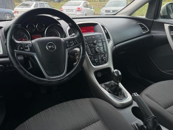 Opel Astra J с пробегом 2011 года, цена 515 000 рублей, 155278 км, хэтчбек, Автокод Объявления