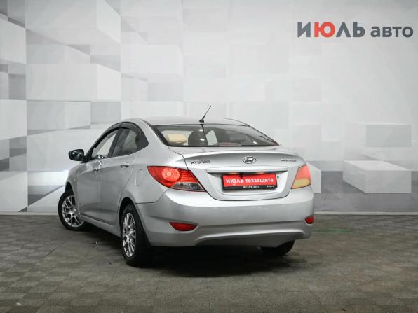 Hyundai Solaris I с пробегом 2012 года, цена 550 000 рублей, 217517 км, седан, Автокод Объявления