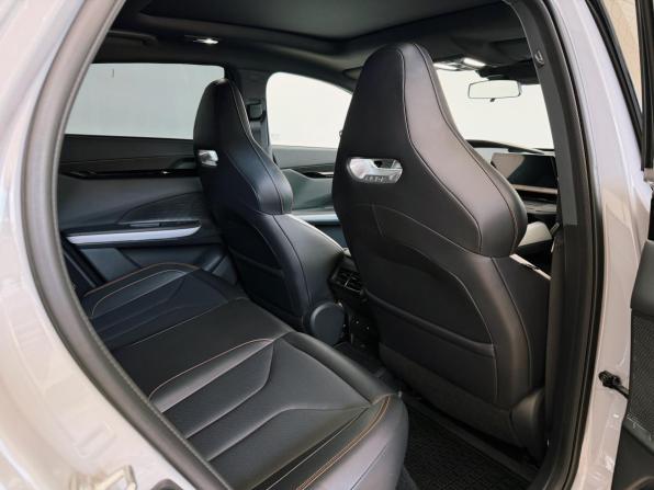 Changan UNI-V I с пробегом 2024 года, цена 2 550 000 рублей, 12800 км, лифтбек, Автокод Объявления