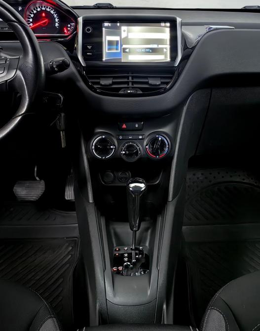 Peugeot 208 I Москва  - изображение 12